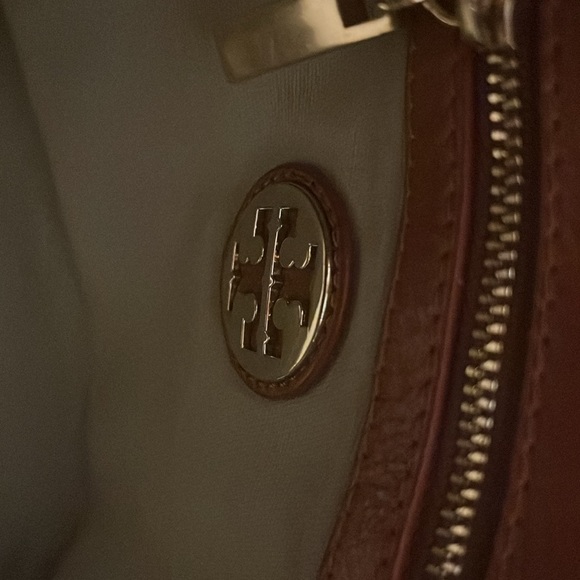 Women’s Tory Burch shoulder bag. Comes with Tory Burch dust cover. - Picture 5 of 7